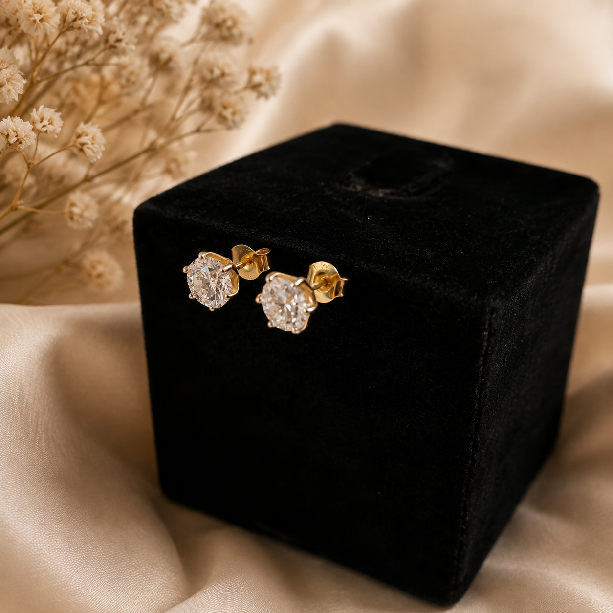 14K Gold Diamond Solitaire Stud Earring