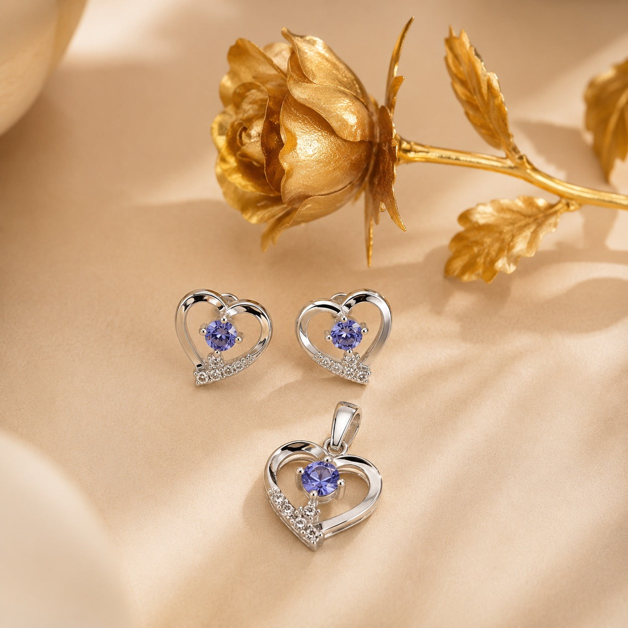 Elegant heart-shaped jewelry set