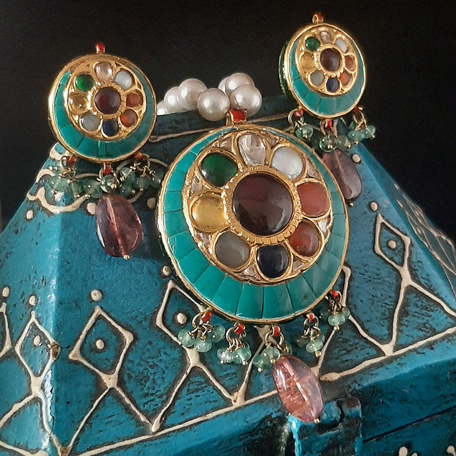 Kundan clearance meena pendant